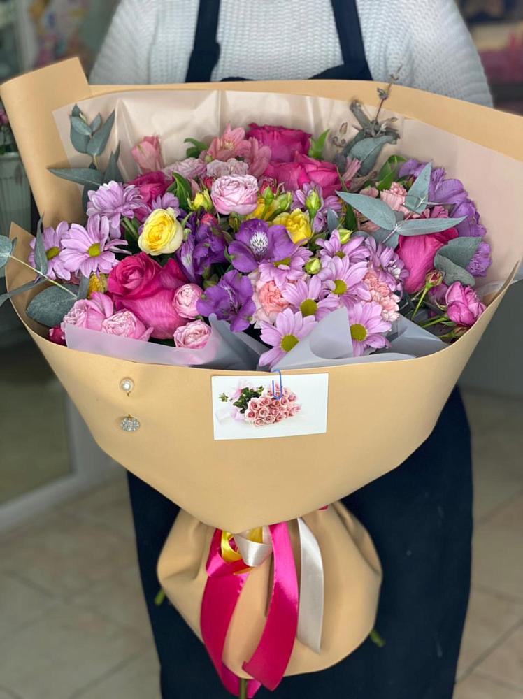 Букет цветов из: Хризантемы, Гвоздики и Альстромерии в Заводском