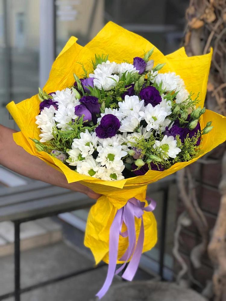 Букет цветов из: Ирисы, Хризантемы и Ромашки в Заводском