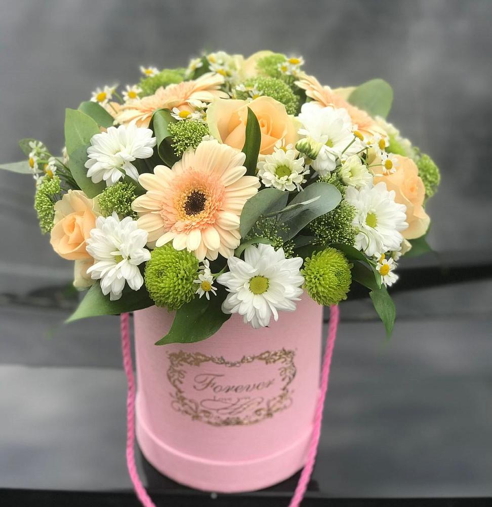 Цветочная композиция из Розы, Герберы и Хризантемы в шляпной коробке в Заводском