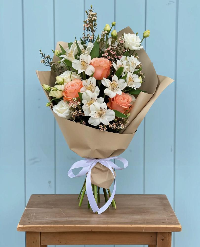 Букет цветов из: Альстромерии, Лизиантусы, Розы и Хризантемы в Заводском