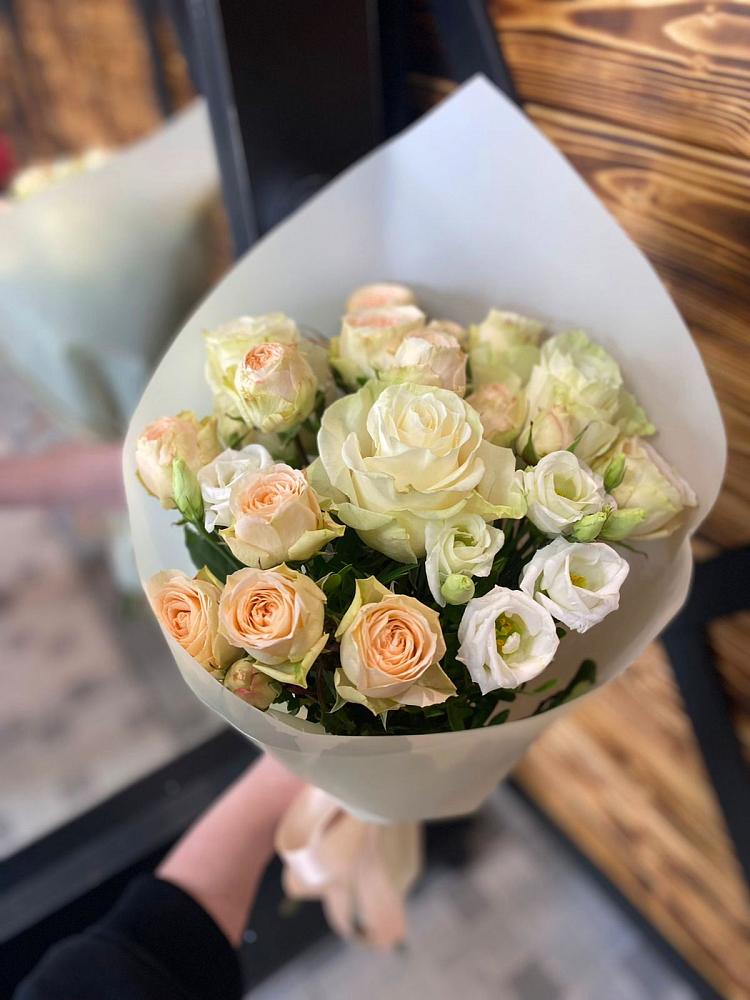 Букет цветов из: Розы и Лизиантусы в Заводском